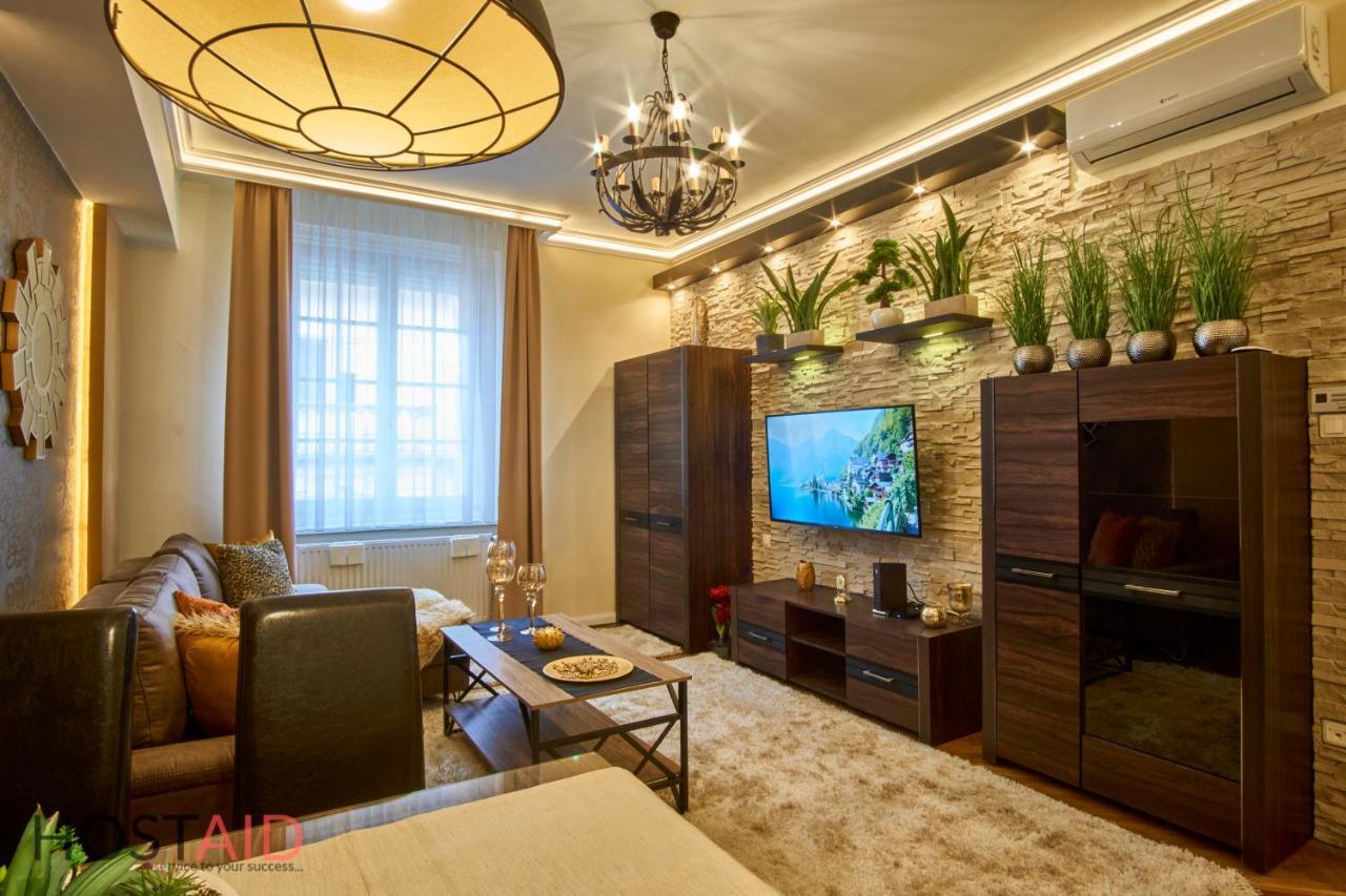 R7 Design Apartment - Hostaid Будапеща Екстериор снимка